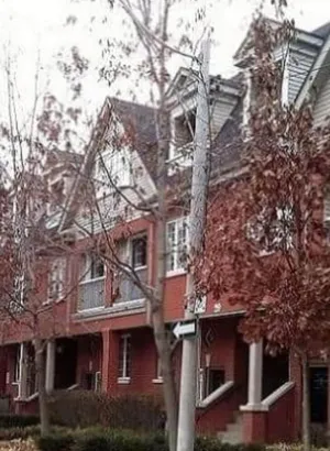 Image of Cozy Tri-level Townhouse - 3 min from Outdoor Mall at Partridge Creek