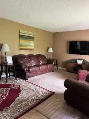 Image of Comfortable 3 bedroom in nice quiet neighborhood.