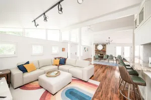 Image of Unique Midcentury Minimalist w\/ Natural Light in the Heart of LYH