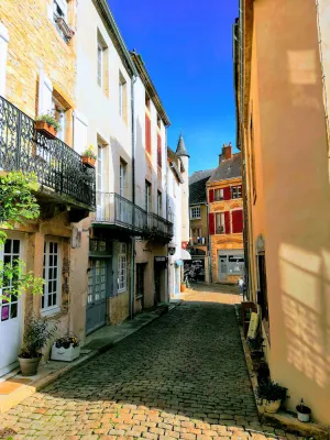 Image of Fully renovated townhouse in St Gengoux's Old Quarter