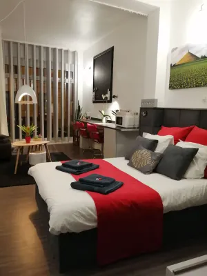 Image of The Romantic Waterloo Lion's suite
