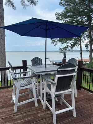 Image of ~ Lakeside Getaway In a Small Town ~
