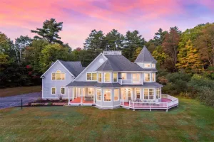 Image of NICEST LAKEHOUSE IN MAINE -- PRIVATE BEACH -- LUXURY!