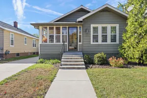 Image of Lincoln 1 - Relax by Lake Michigan, beach, just a quick drive away, fenced yard,