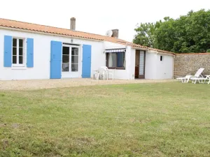 Image of Charming Beachside Cottage in La Brée with Garden & Veranda - Sleeps 4