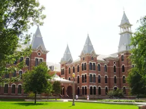 Image of Affordable Getaway at Knights Inn Franklin Ave Waco! Pet-friendly, Free Parking