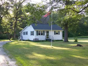 Image of Bay Breeze Cottage - 4 Season Fully Outfitted Vacation Getaway!