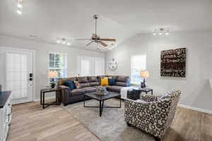 Image of Stylish Luxe One-Level Twnh Steps from Neuse Trail