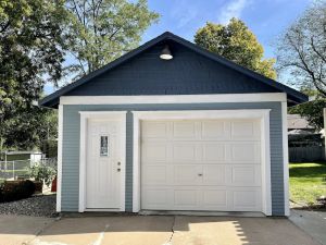 Image of Historic Blue House- Dog Friendly, Downtown, Near Sanford Hospital