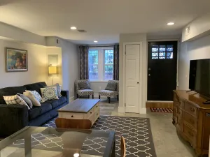 Image of Adorable 1 Bed 1 Bath Apt in Great Capitol Hill location