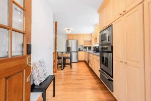 Image of 547 Northgate · Cheerful 4b3b house in North Seattle\/10 mins to UW