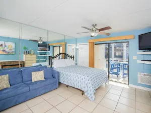 Image of Studio with a Barefoot walk to Gulf Beach Free WiFi - Keyless Entry