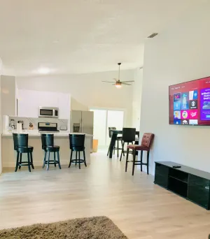 Image of Spacious Miami House\/5 mins from Marina\/Ocean\/Pool\/Tennis