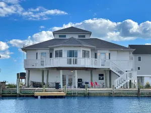 Image of Sun Rayes - Pet friendly; Waterfront w\/ Boat dock!