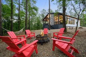 Image of Moonstone Ridge - Centrally Located Cabin for 6