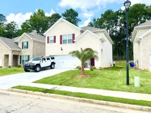 Image of 🏰 White Castle 🏰 Month To Month]4BR\/3BT_Great location @ S-Atlanta Ga✈️