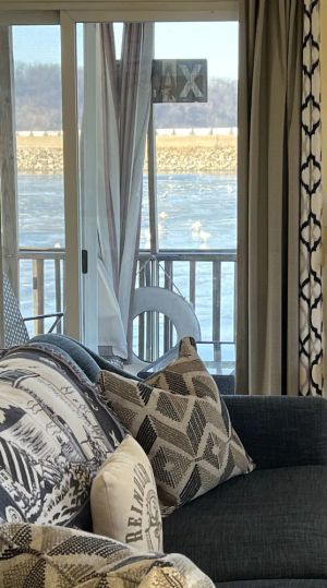 Image of Cozy Warm Winter \"Nantucket\" Cottage Getaway