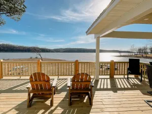 Image of PRIVATE Large Lakefront Home 1\/2 Mile of Shoreline\n24 Acres Boat Ramp & Dock