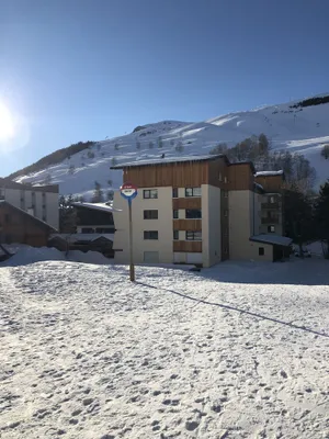Image of Bright snowfront apartment, sleeps 5, ESF meeting point 20m away