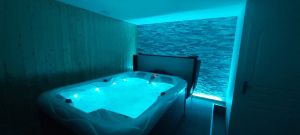 Image of EDEN Jacuzzi private suite
