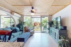 Image of Comfy Tropical Condo with Pool - Walk to Beach!