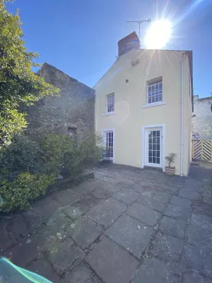Image of Robinsons Cottage, central and quiet