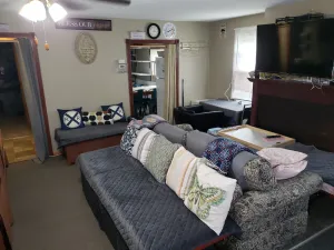 Image of The Rail: 4 Bedrooms in Comfortable Home, Near Downtown