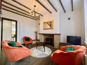 Image of Central Buxton - Modern Cottage - Peak District