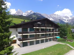 Image of Authentic, convenient apartment next to ski slope