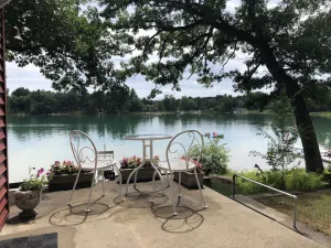 Image of Peaceful Lake Home on Crystal Clear Water- Sunday to Sunday rental