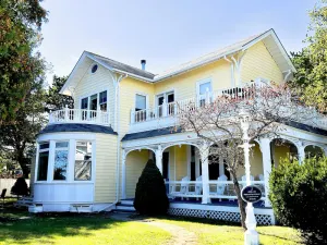 Image of Charming Victorian beach house 5 bedrooms. 50 steps to the beach