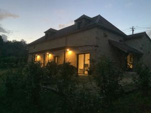 Image of Dans le Périgord Noir, sur le Domaine de la Croix des Alignés Belle Périgourdine