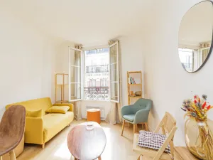 Image of Beautiful bright apartment in 17eme
