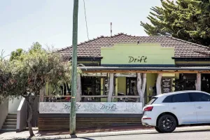 Image of Greta - Central Studio Apartment, stroll to shops