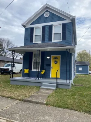 Image of Charming Blue Haven 2Bed,1 Bath Home Sleeps 8