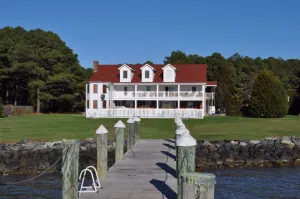 Image of Year Round Waterfront Estate \/ Family Reunions \/ Retreats - Sleeps 28