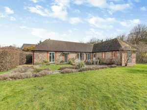 Image of 3 bedroom accommodation in Netton, near Salisbury
