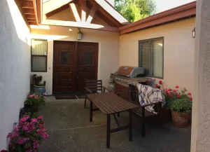 Image of Cozy spacious studio - for you and your pet!