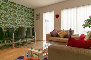 Image of Addenbrookes Townhouse with Parking and sleeps 6 ; 5 mins to Papworth hospital