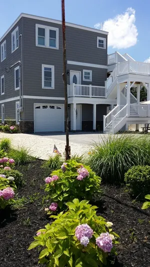 Image of 1.5 blocks to the Beach newly remodeled duplex