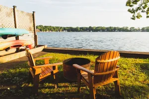 Image of Dreamy lakefront cottage - 20 min from Ann Arbor!