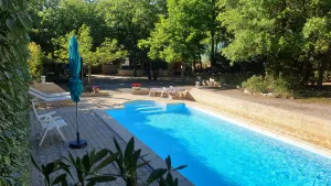 Image of House with swimming pool near Aix en Provence.