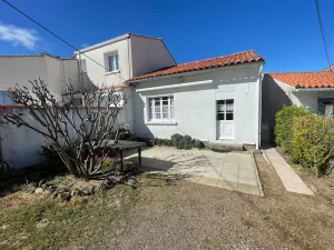 Image of Maison de vacances à 900m de la plage avec terrasses, parking, et cuisine équipée - FR-1-22-367