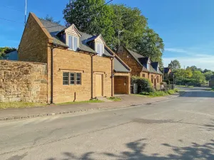 Image of 2 bedroom accommodation in Farnborough, near Banbury