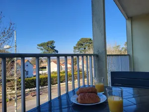 Image of Appartement rustique proche plage et base nautique, stationnement inclus - FR-1-364-79