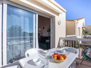 Image of Beautiful apartment for 3 guests with WIFI, TV, balcony, pets allowed and parking