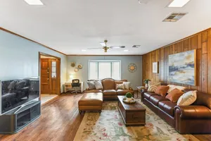 Image of Lovely Metairie 1600sft Loft 10 mnts to Hospitals