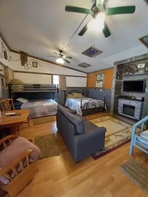 Image of Old Western Bunkhouse Sleeps 9 \"Trail's End Corral\"