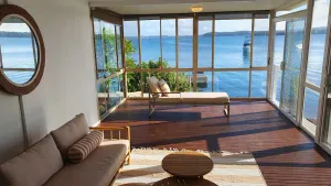 Image of Kabine Waterfront Lakehouse in Sunshine