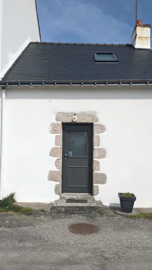 Image of Fisherman's house, on the port of Kerroch, 3 minutes' walk from the beach!